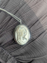 Van Dell Silver Cameo Pendant